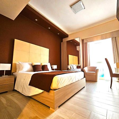 Trilogy Prestige - Central Premium Suites 莱切 外观 照片