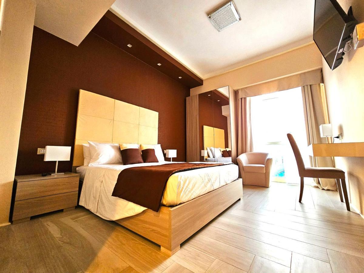 Trilogy Prestige - Central Premium Suites 莱切 外观 照片