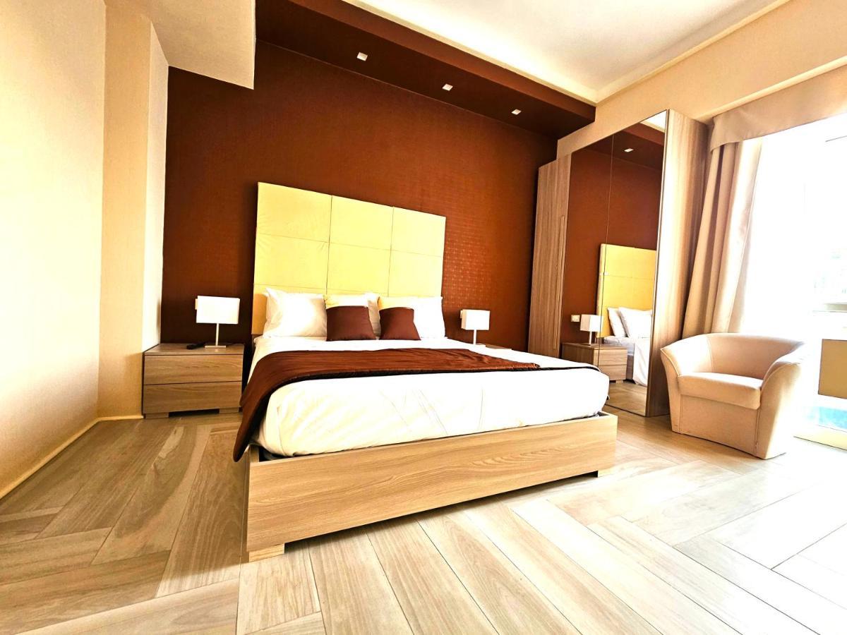 Trilogy Prestige - Central Premium Suites 莱切 外观 照片